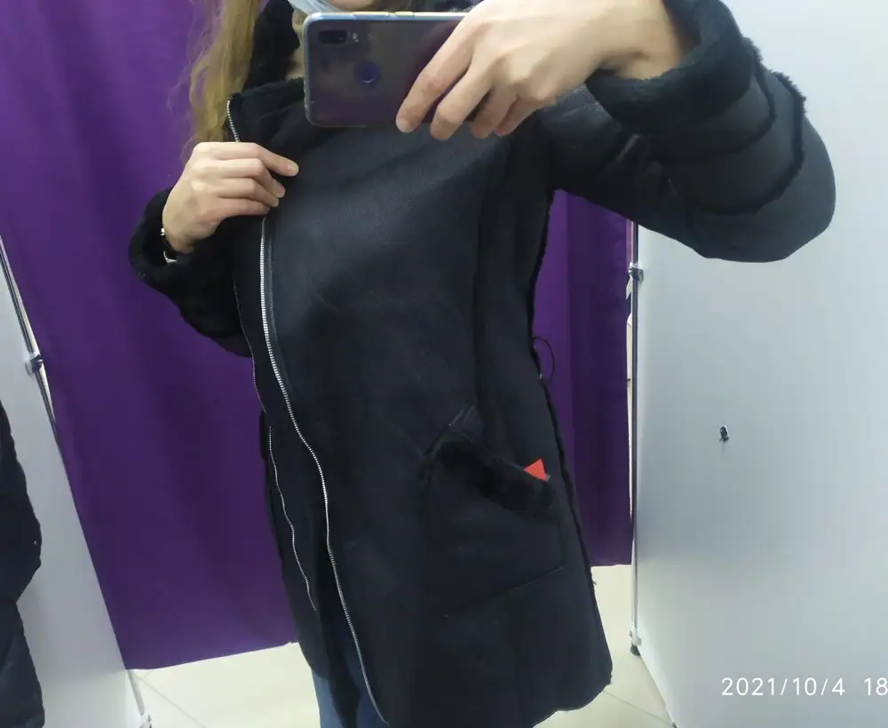 Я не знаю кто виноват в том, что пришёл не тот товар. Но одно дело, когда это не тот размер. Но когда это совершенно другая модель и искусственная тряпка! Извините, но Вы продаёте достаточно дорогой товар, будьте добры контролировать, что приходит людям. Ошибаются в WB , а отзыв получаете Вы. Лично мне пришла искуственная, абсолютно другая модель и маленький размер!!!! Ужасно!!!