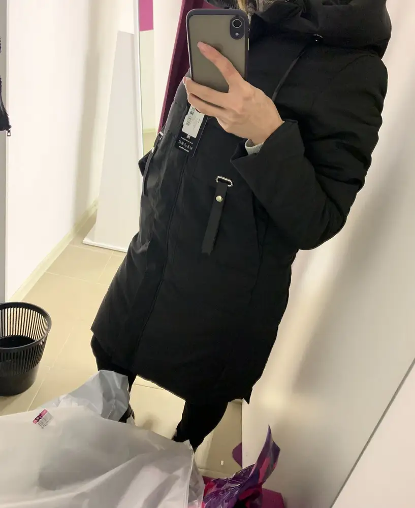 Пуховик хороший но не для зимы, очень тонкий. На холодную осень супер