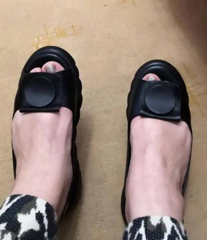 Ооочень удобные и мягкие, на широкую ногу с косточкой. В размер