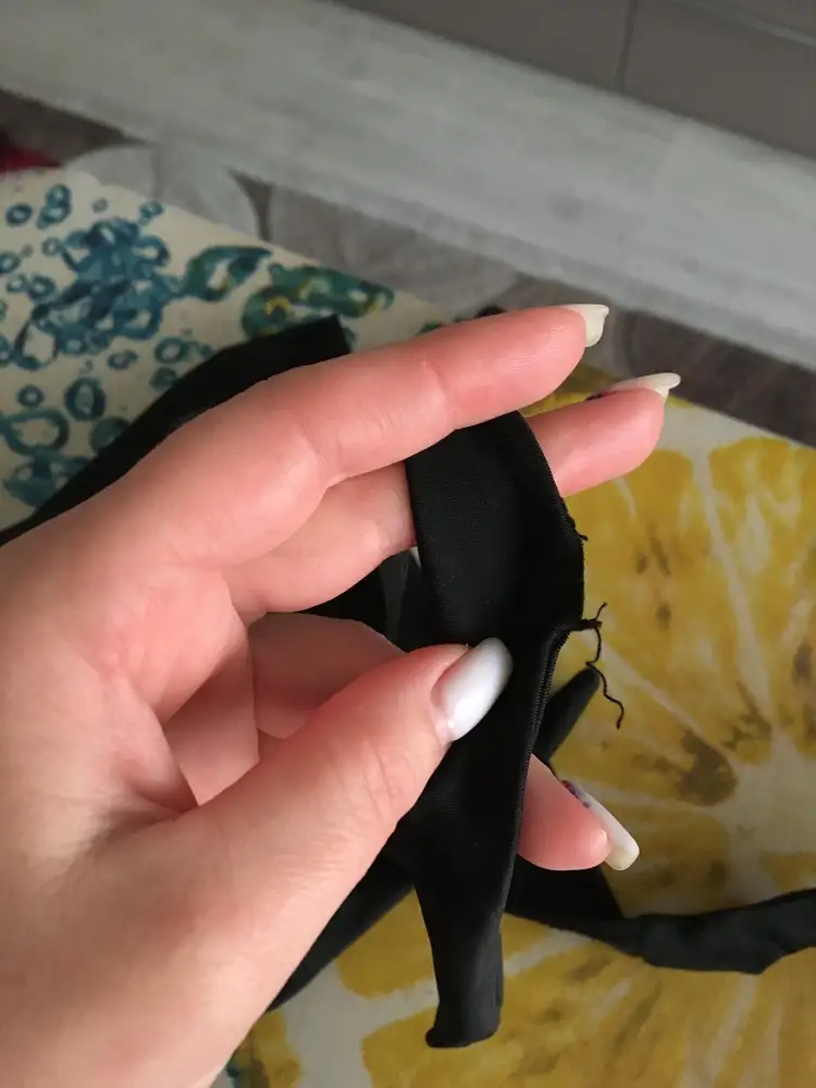 Трусы понравились , но есть несколько НО ))) как и писали в предыдущих отзывах, они большемерят . Пришли без бирки, не могу понять для чего ее отрезали ??? Ну и с браком , одна завязка расшита по шву . Поэтому отказ . А так в целом трусики хорошие 