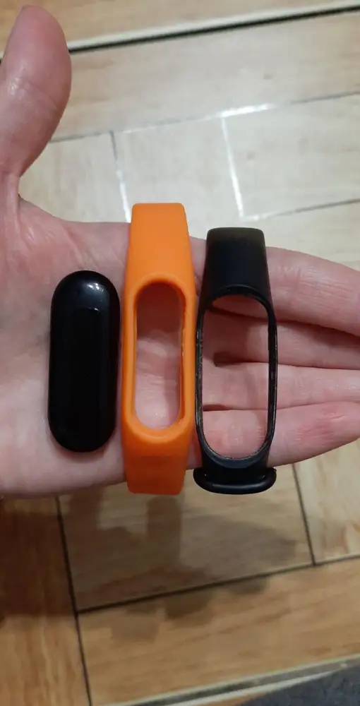 Для MI Band 2 точно не подходит. Капсула не вставляется .