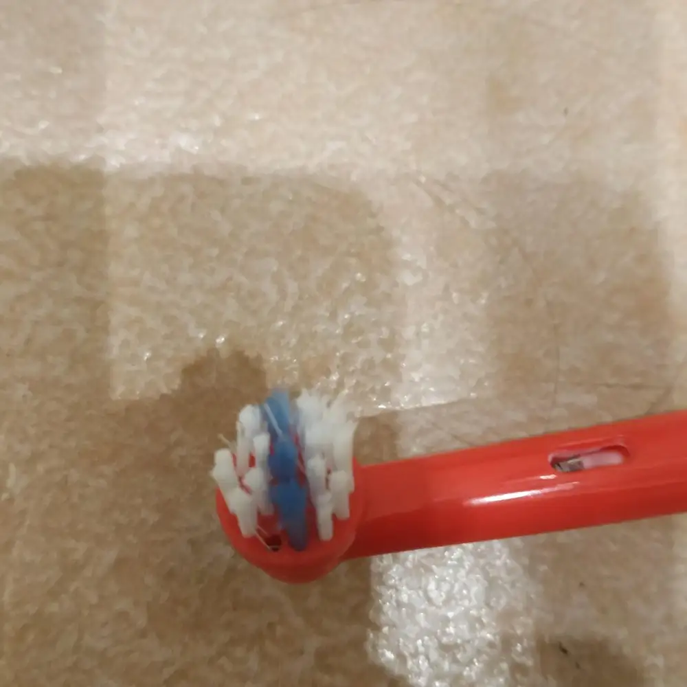 Сначало всё хорошо,но через неделю вылезла щетина