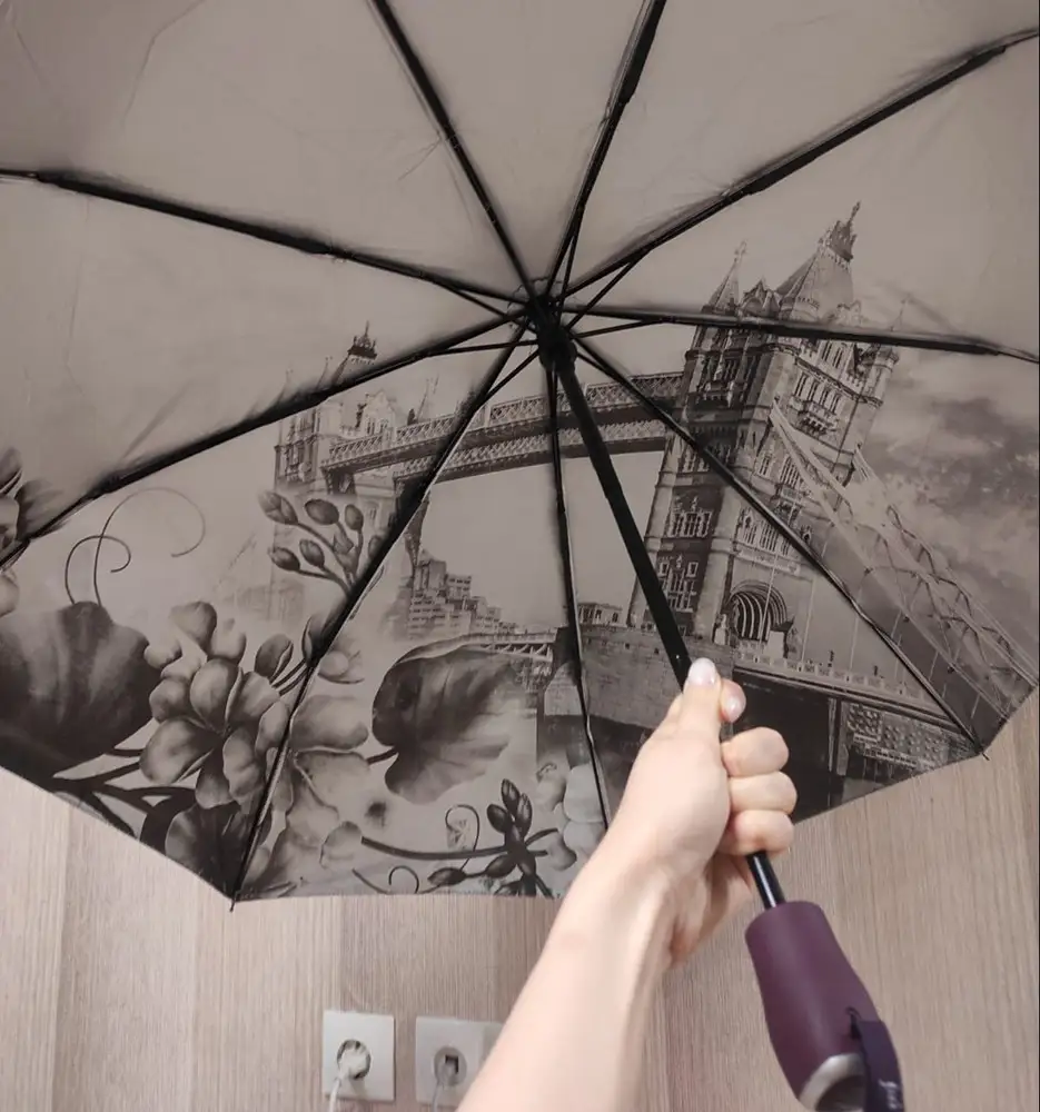 Зонт красивый, прочный, стильный, большой. Один минус туговато открывается. Советую