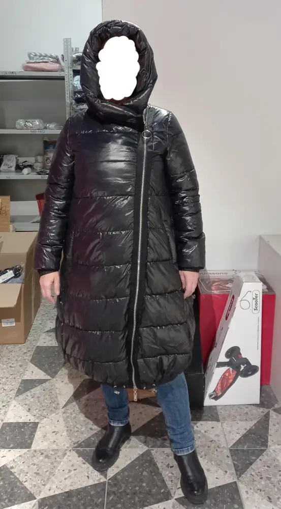 Очень тёплый, но тяжеловат. В целом удобен. На 48 - L отлично.