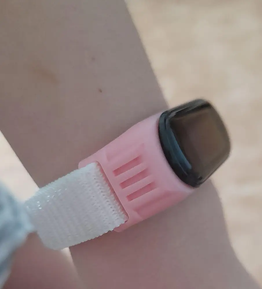 Отличный ремешок. Подошел отлично на MI band 5. Дочка довольна