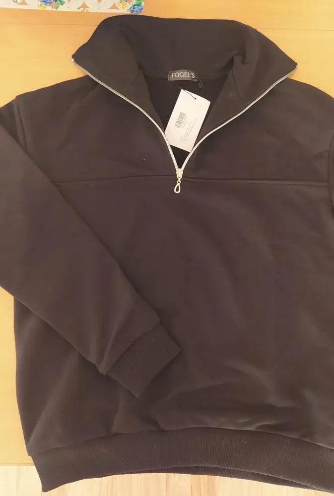 Получила свитшот))) 
Качество отличное! Сама ткань плотная, видно, что не растянется. Сёл идеально!Очень довольна покупкой! Спасибо!!!