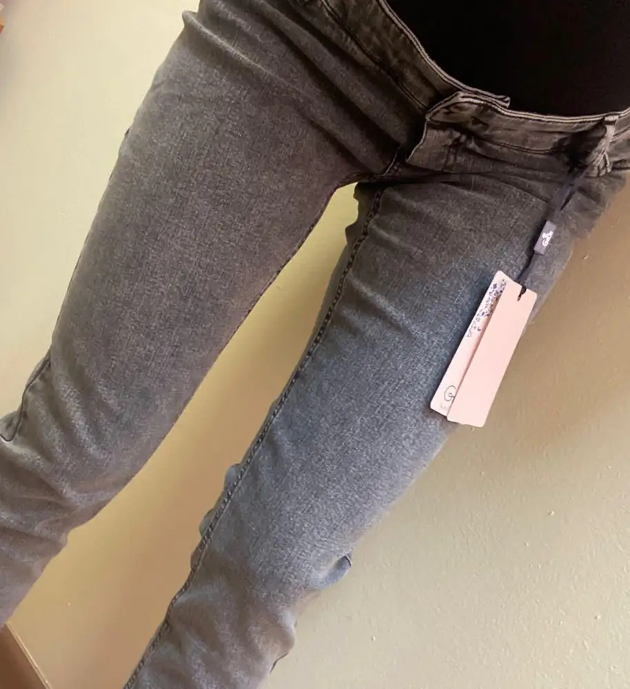 Джинсы хорошие. Стройнят, качество отличнле