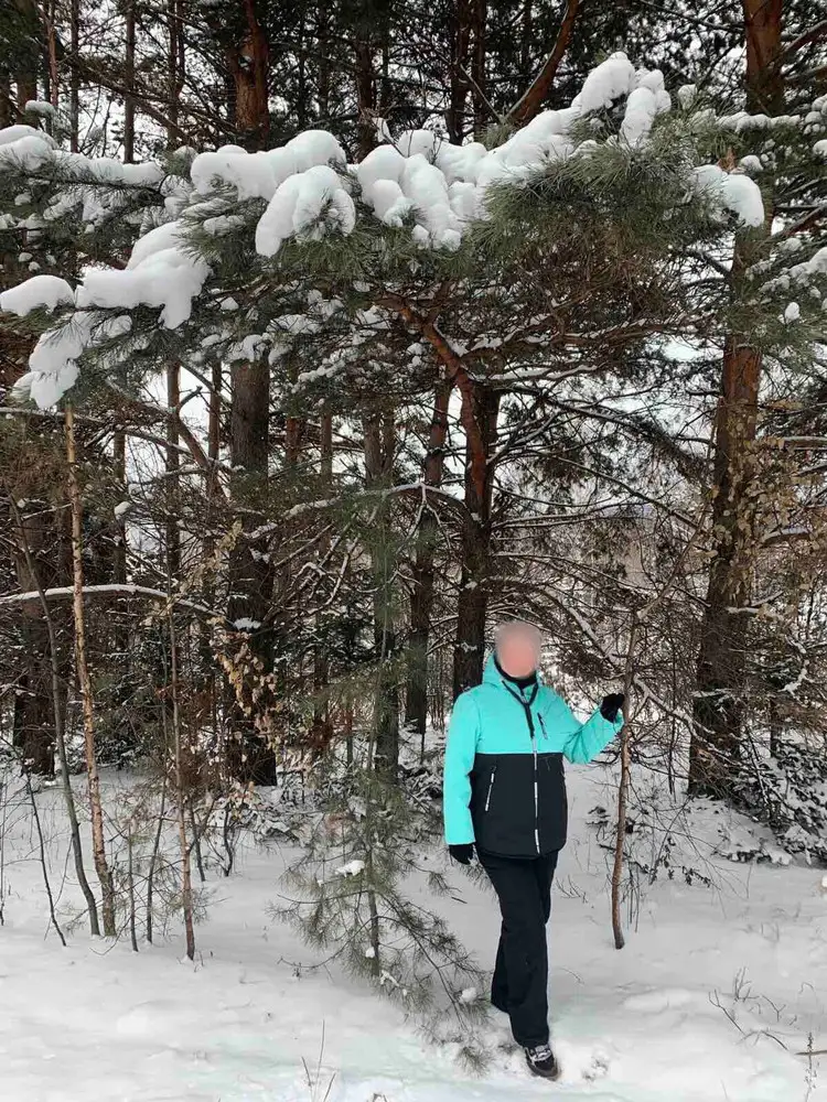 На 54,взяла 56. В минус 25 не замёрзла. На рост 169,длина хорошая. Пошита аккуратно,удобная.