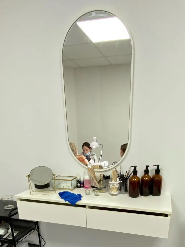 Отличное зеркало. Как и хотела. Пришло целое в хорошей упаковки.