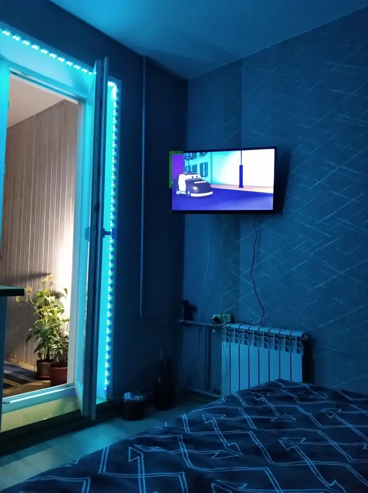 Доставка быстрая.товар соответствует описанию.кронштейн крепкий.цена приятная(663руб).повесили 32 диагональ , всё ок.