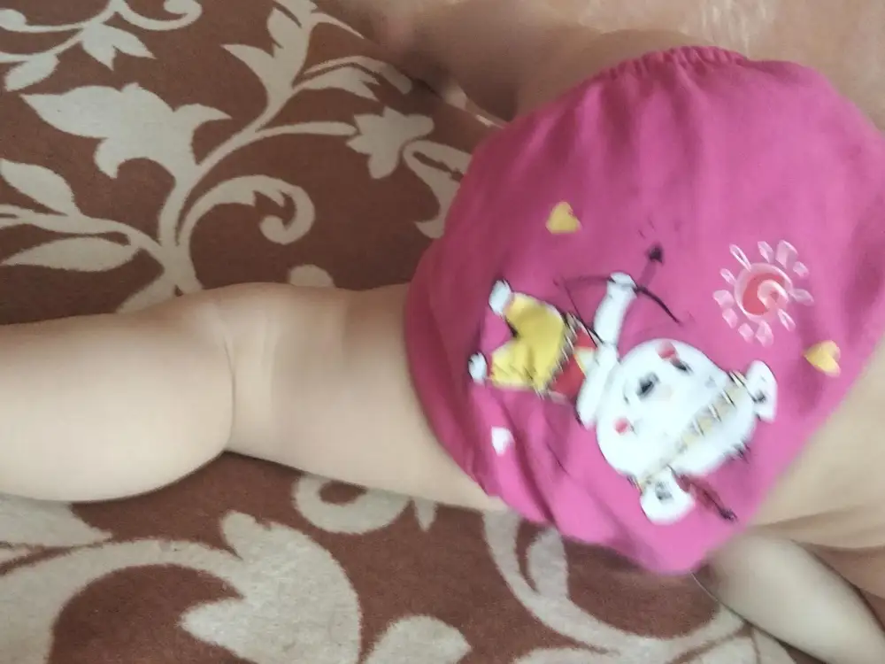 Трусики понравились, хорошо справляются со своими функциями. Брали два размера 1 и 2 лучше сидит 100 . Нам один годик и три месяца..