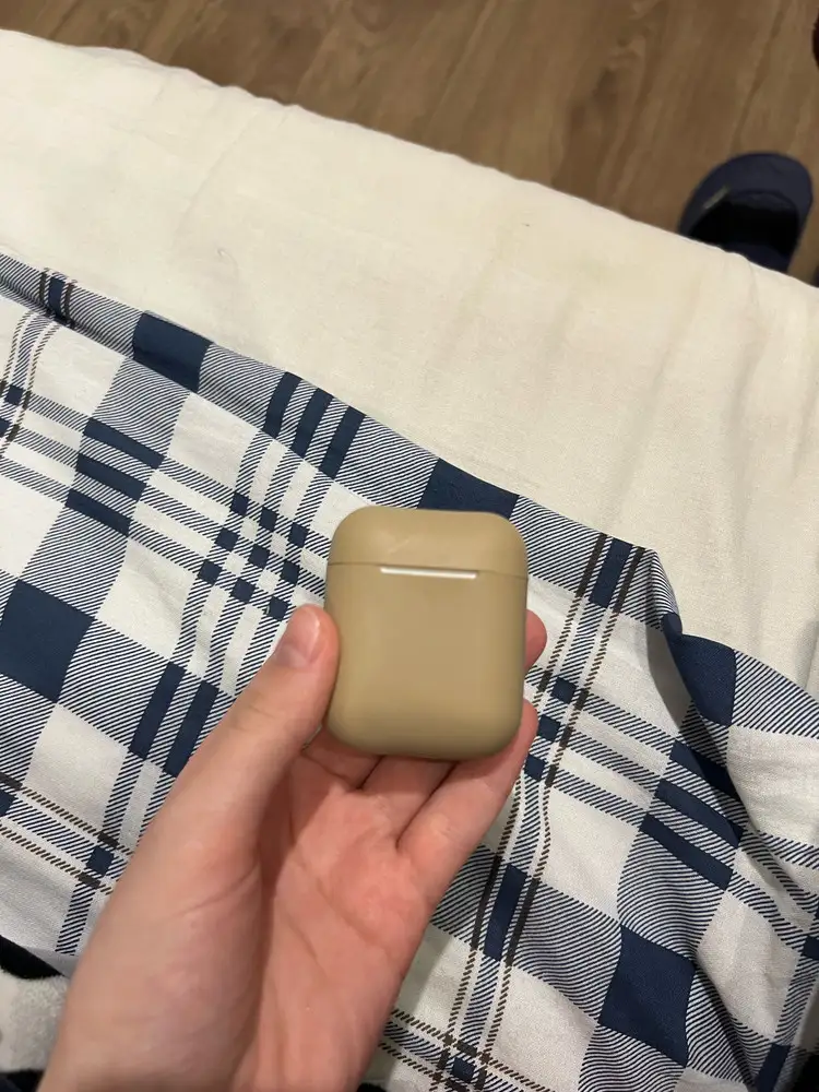 Отличный чехол,ему уже пол года,но все в порядке