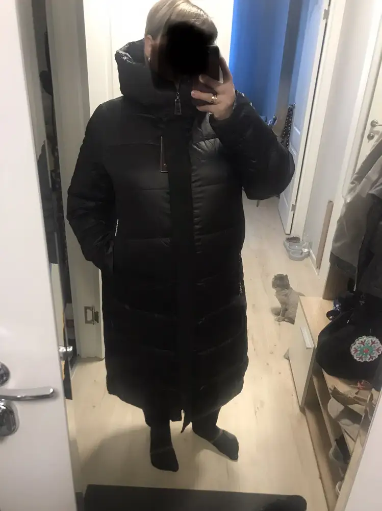 Снимаю одну звезду за упаковку и немного грязь! На 58 сел отлично, рост 164 куртка длинновата, не тяжелая