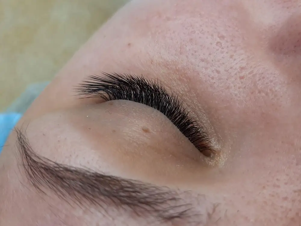 Лента не слишком хороша, но для данного изгиба, даже для ленточника, пойдет, ресницы сами отличные, изгиб соответствует, толщина тоже