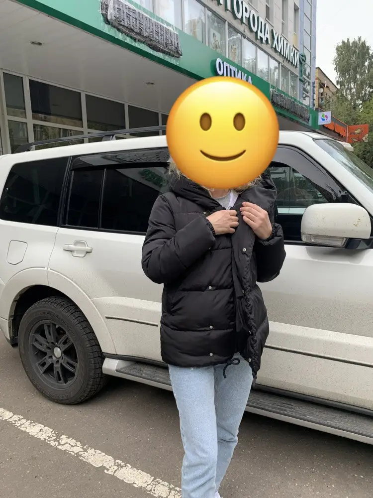 Заценила что капюшон большой, с шапкой или шарфом  самый раз будет.
Мне понравилась