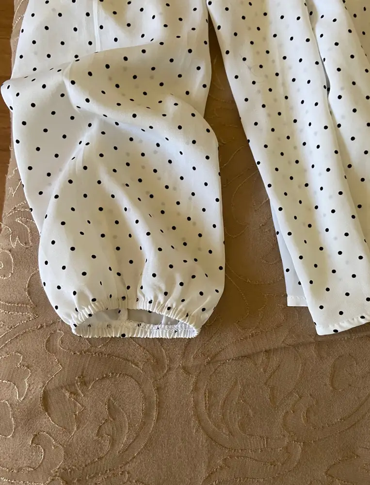 Рукав у блузки совсем не такой,как на фото