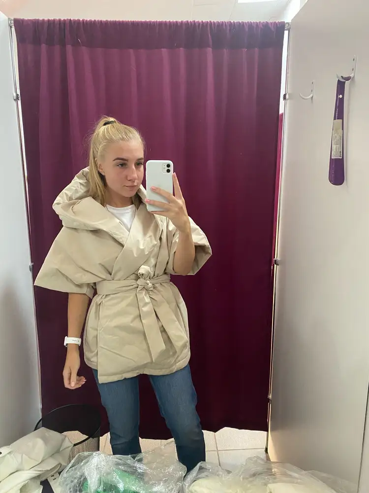 Очень классный жилет, ткань мягкая, приятная 🙂