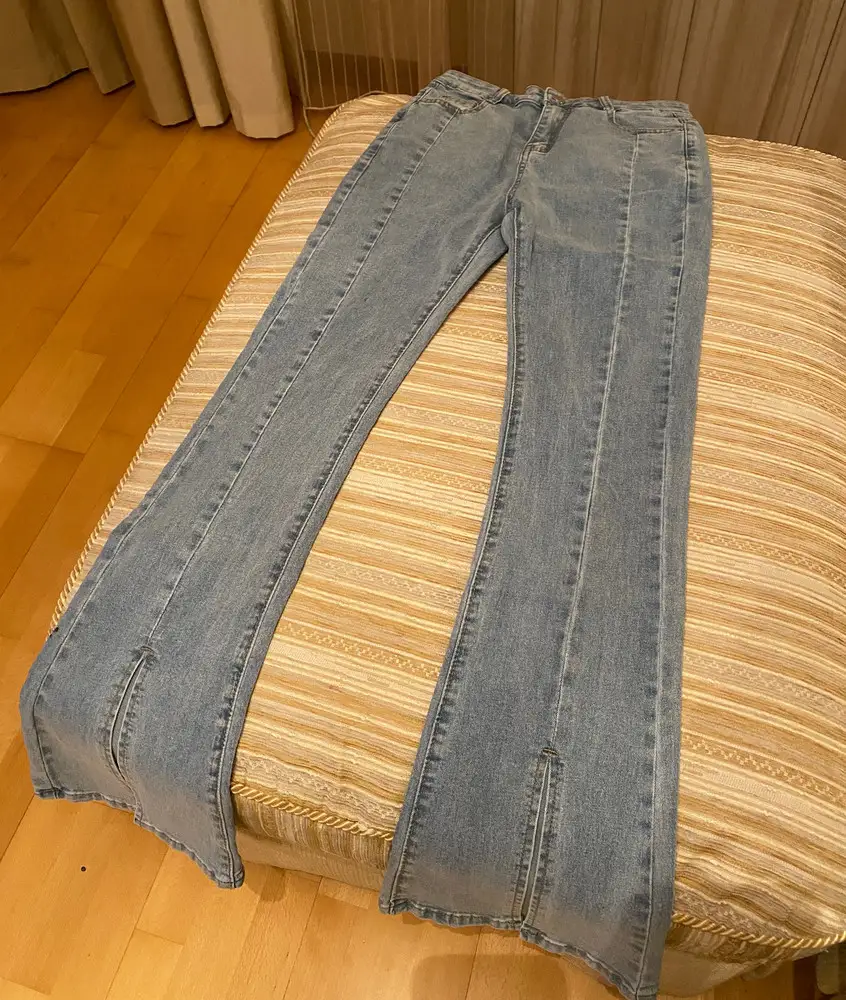 Джинсы теперь мои любимые! Сидят очень хорошо)строчка спереди делает штаны интереснее и прострочена аккуратно! Покупкой довольна! За свои деньги джинсы просто шик 