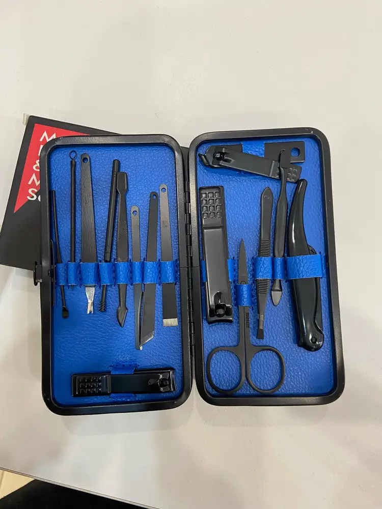 Не тот, что был на фото при заказе. 