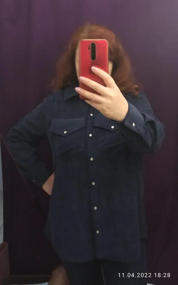 Отличная рубашка, тонкая, идёт в размер. Очень качественно сшита, нитки не торчат, швы ровные. Покупкой довольна, спасибо!