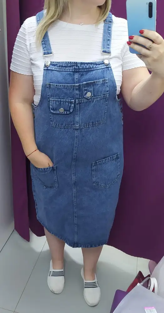 Очень понравился сарафанчик! На свой 50 р-р взяла 52. Немножко свободно, но так и хотела. Тонкий джинс. 👍