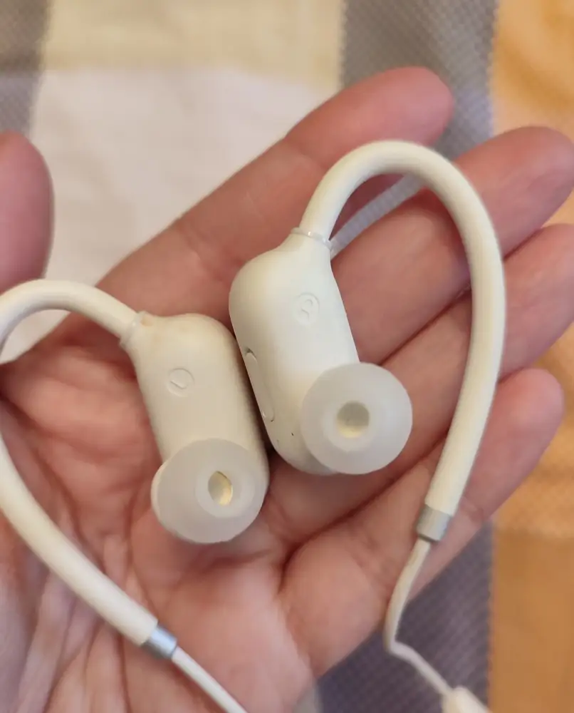 Отличные, подошли на мои наушники xiaomi sport