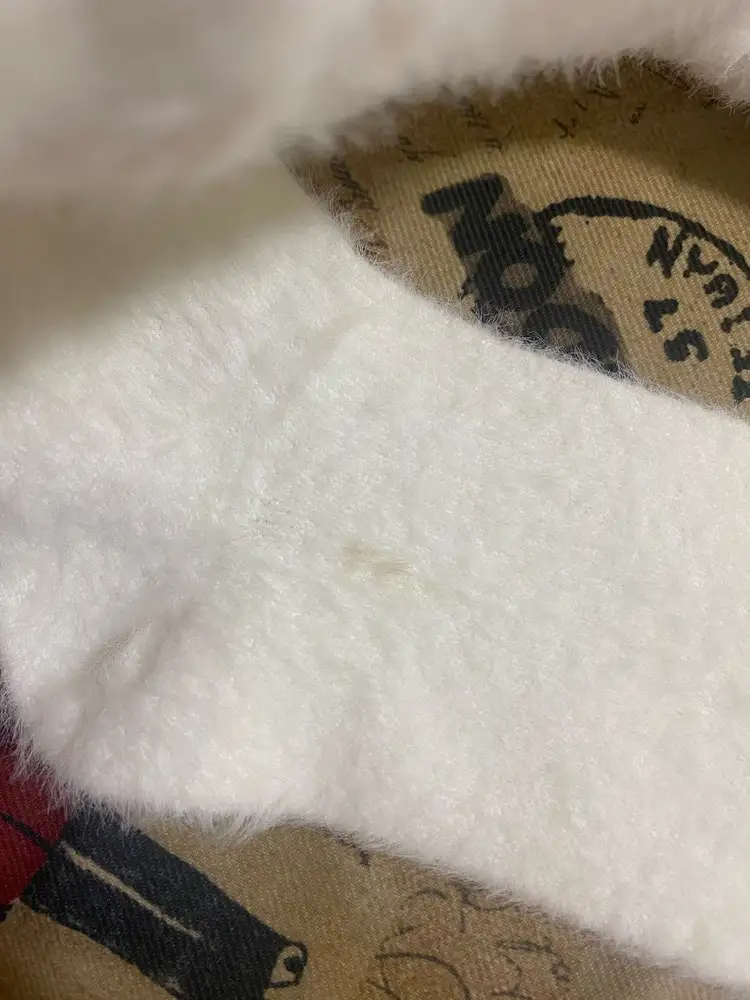 Носки хорошие, но пришли грязные, одна пара как будто ношеная, никаких скрепляющих пломб