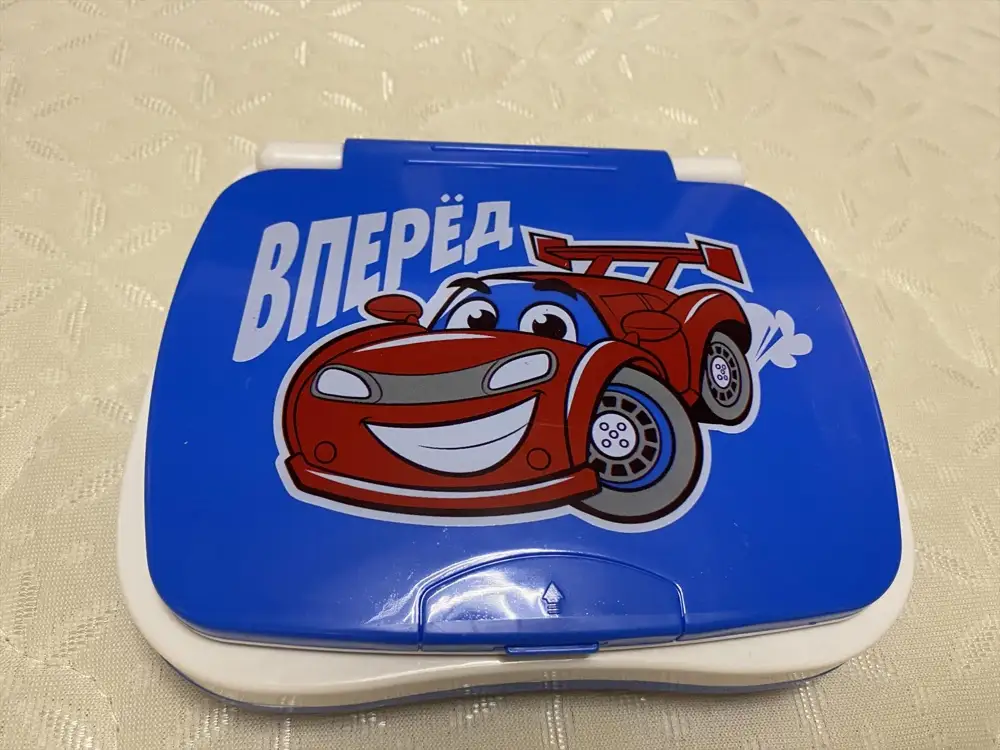Компактный в меру громкий и с хорошей озвучкой. На 5+