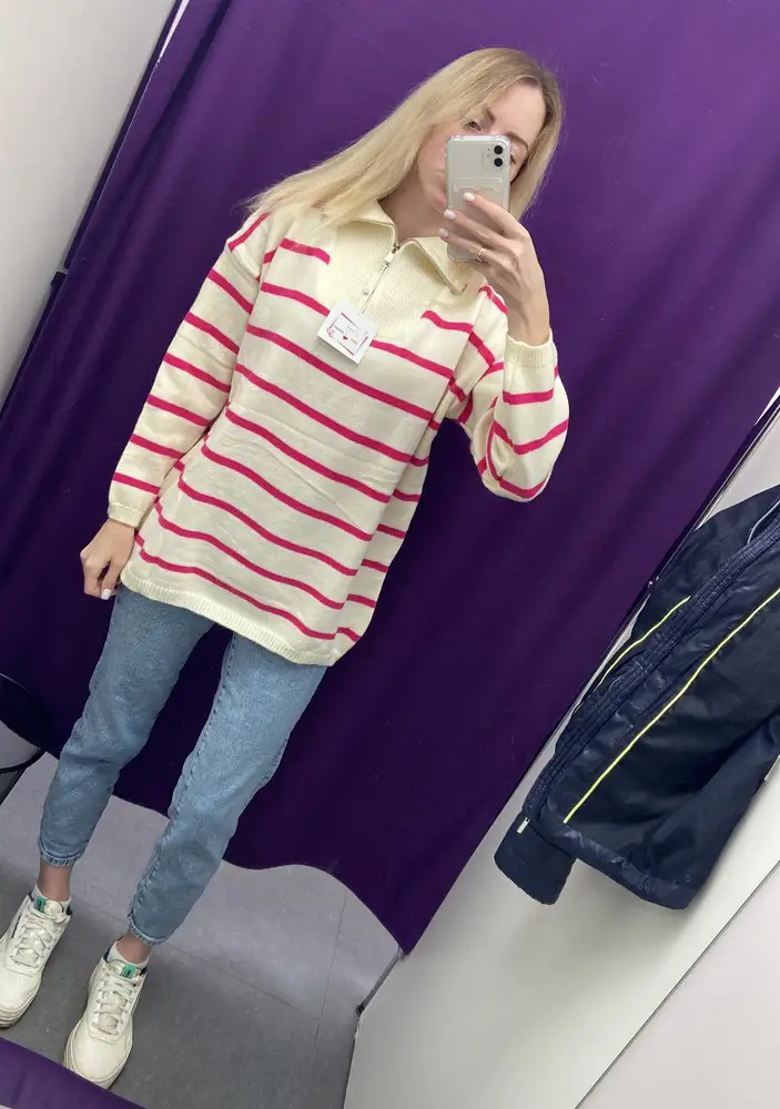 Свитер хороший, но мне не подошел фасон, слишком широко снизу, не забрала