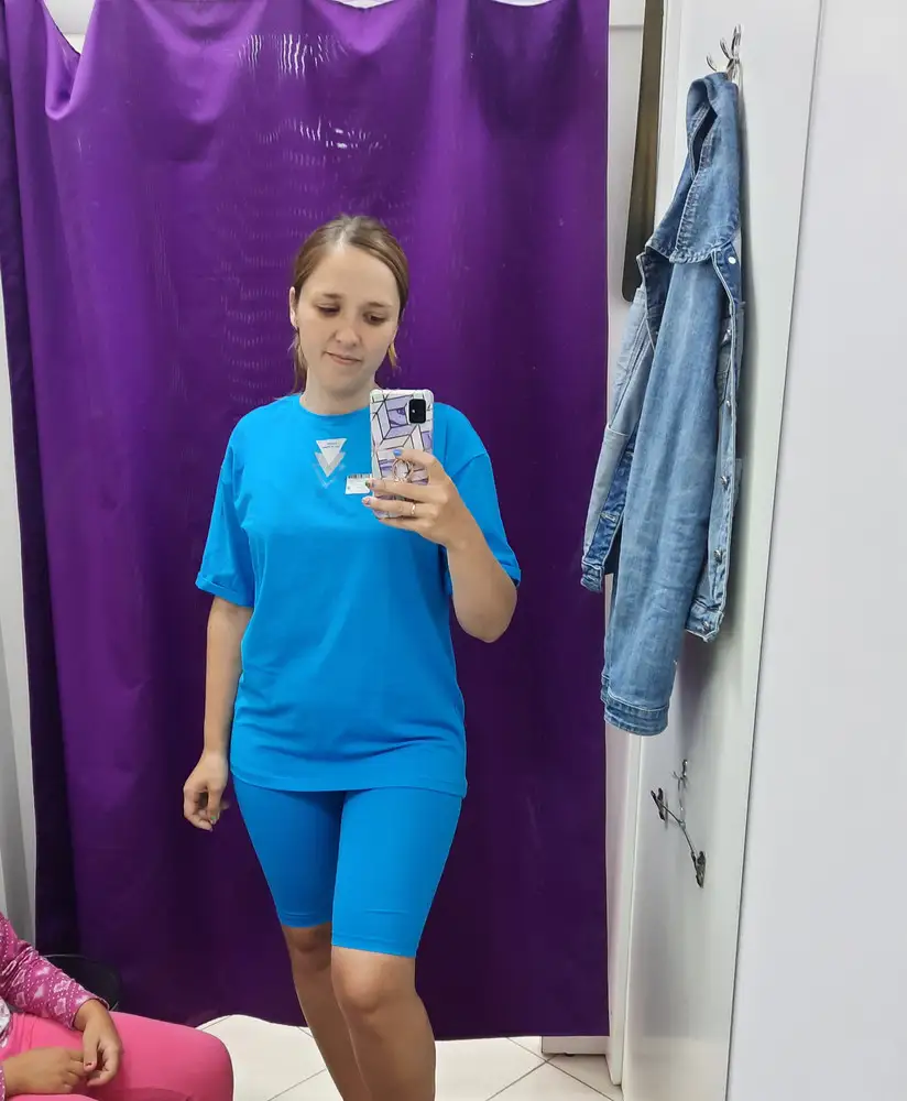 Отличный костюм, хороший трикотаж и швы плотные. Яркая, свежая расцветка