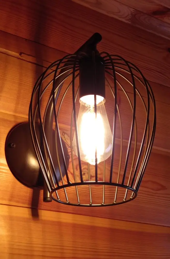 Заказала 2 лампочки пришла 1 цела вторая разбита