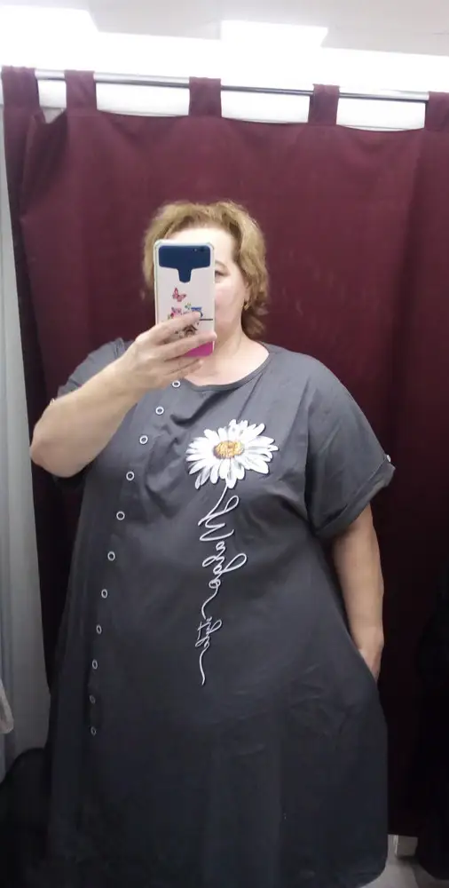 Хорошое летнее платье. Расклешоное. При ОБ 160 взяла 70р.  очень свободное. Большемерит. Рекомендую. Доставка быстрая. Упаковано хорошо.