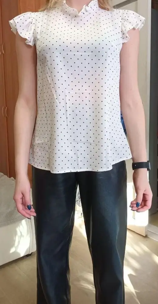 Блузка очень милая! Качество хорошее, ткань приятная.