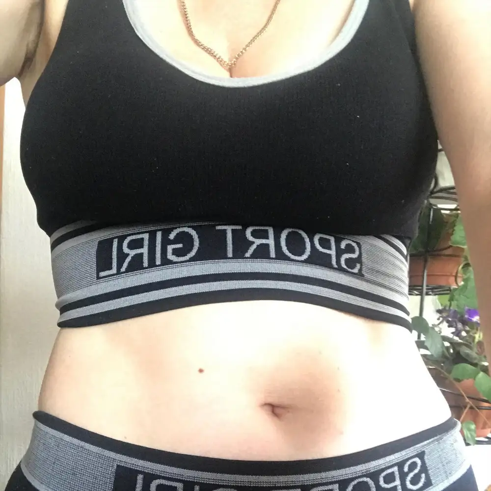 Отличный комплект,все село просто замечательно,ОГ92ОТ74ОБ97.Спасибо .Стирала несколько раз,грудь держит отлично.