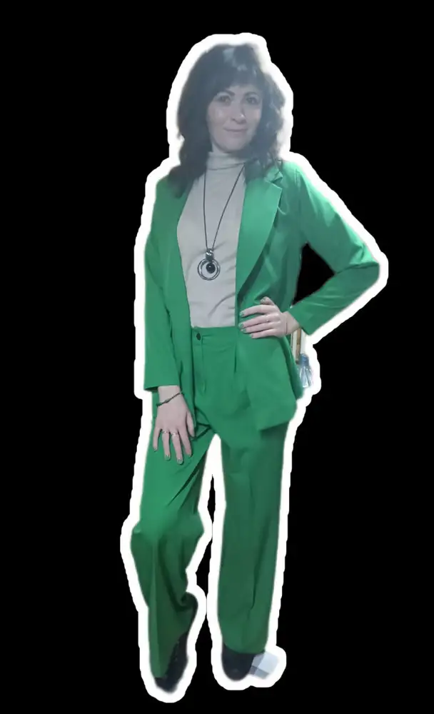 Рост 180, размер 44( М). Мне и по длине и вообще отлично сел! Брала на Юбилей в кафе сходить, была самая яркая). 
Качество понравилось. Супер!