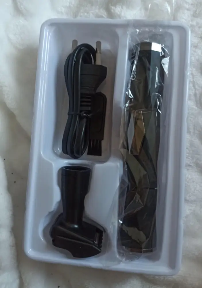 Триммер супер, насадка для носа и ушей хорошая, для бороды если волосы женские то немного вырывает 👍🏻👍🏻👍🏻