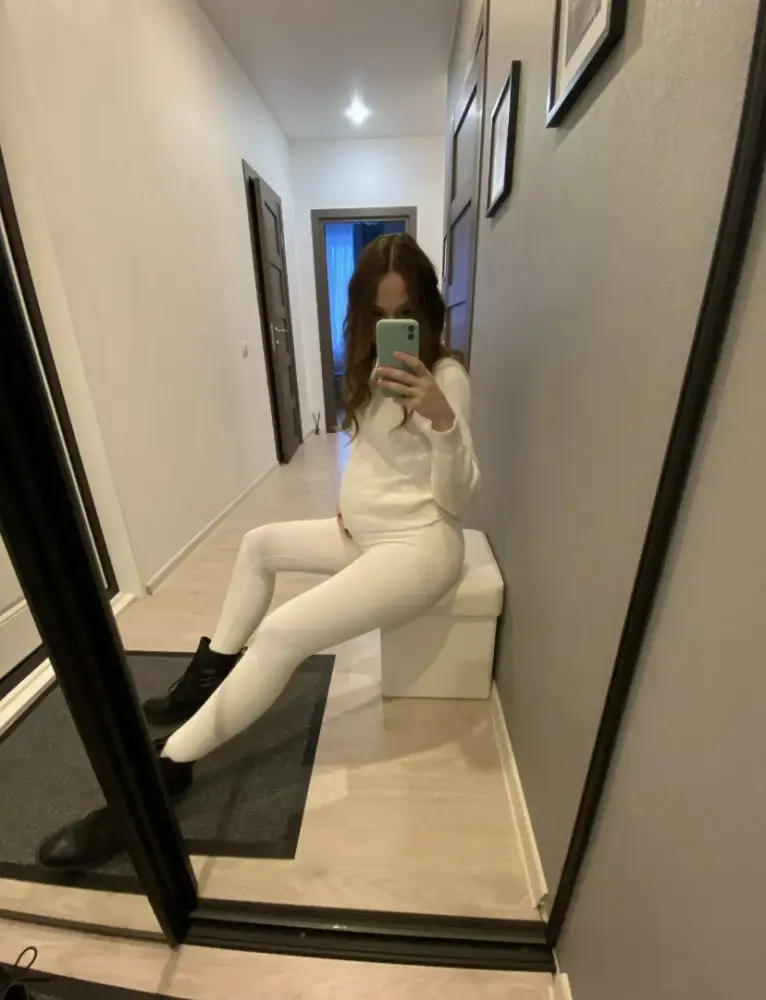 Купила до беременности, думала что не натяну, но они очень хорошо тянутся! Просто восторг!