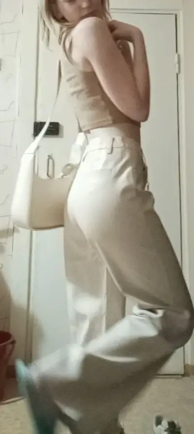 Штанишки супер, но дырочку для пуговицы нужно самой прокалывать , посмотрим что будет дальше 🥰✊🏻