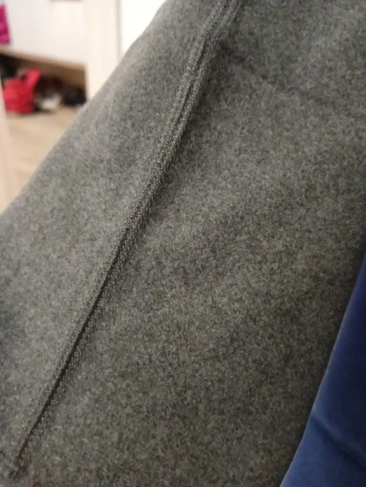 Заказывала мужу, сели хорошо, но можно было повыше сделать шов сидения см на 2. На рост 183 длинна немного с запасом.
Выбирала по фото, а не по описанию, на фото они коричневые, а не серые, сначала хотела сдать как брак, но решила оставить что бы не ждать другие, в целом покупкой довольны. 
Но фото всё-таки переделать стоит или хотя бы перекрасить.