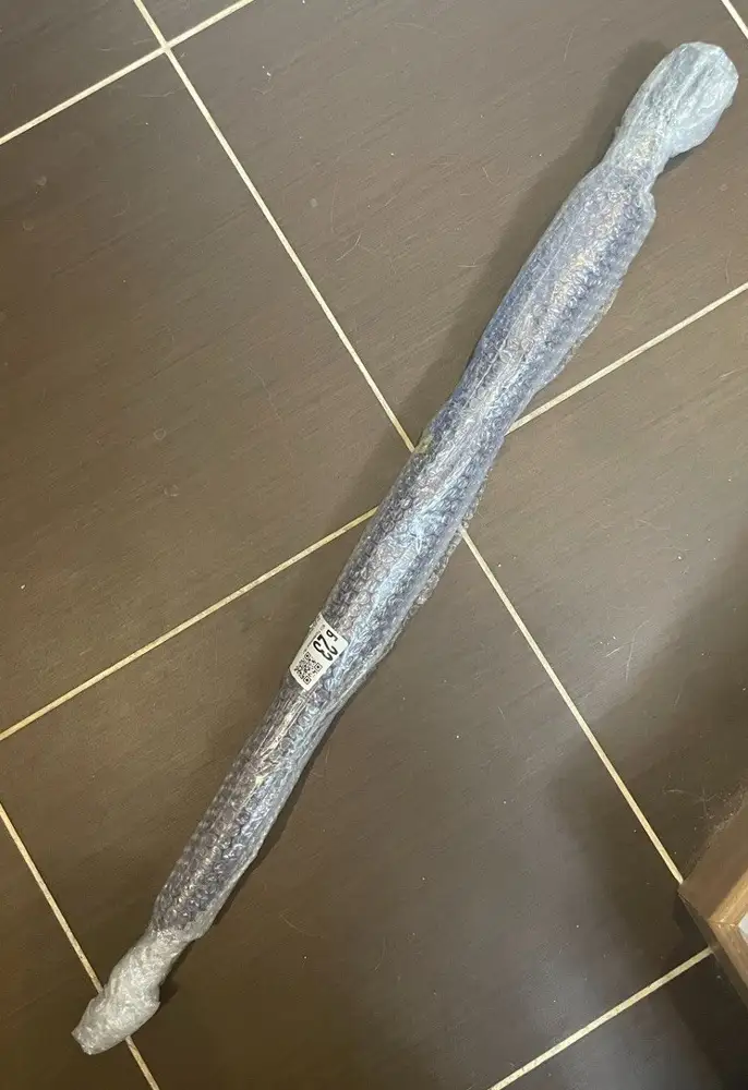 Зонт обалденный! Большой, удобный, качественный. Все пришло быстро, упаковка целая. Смотрится стильно, цвет яркий и насыщенный. Однозначно советую брать!