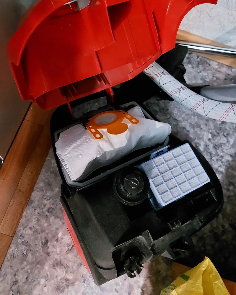 Подошёл,  не оригинал но за эту цену и учитывая, что оригинала не найти,  хороший вариант ,