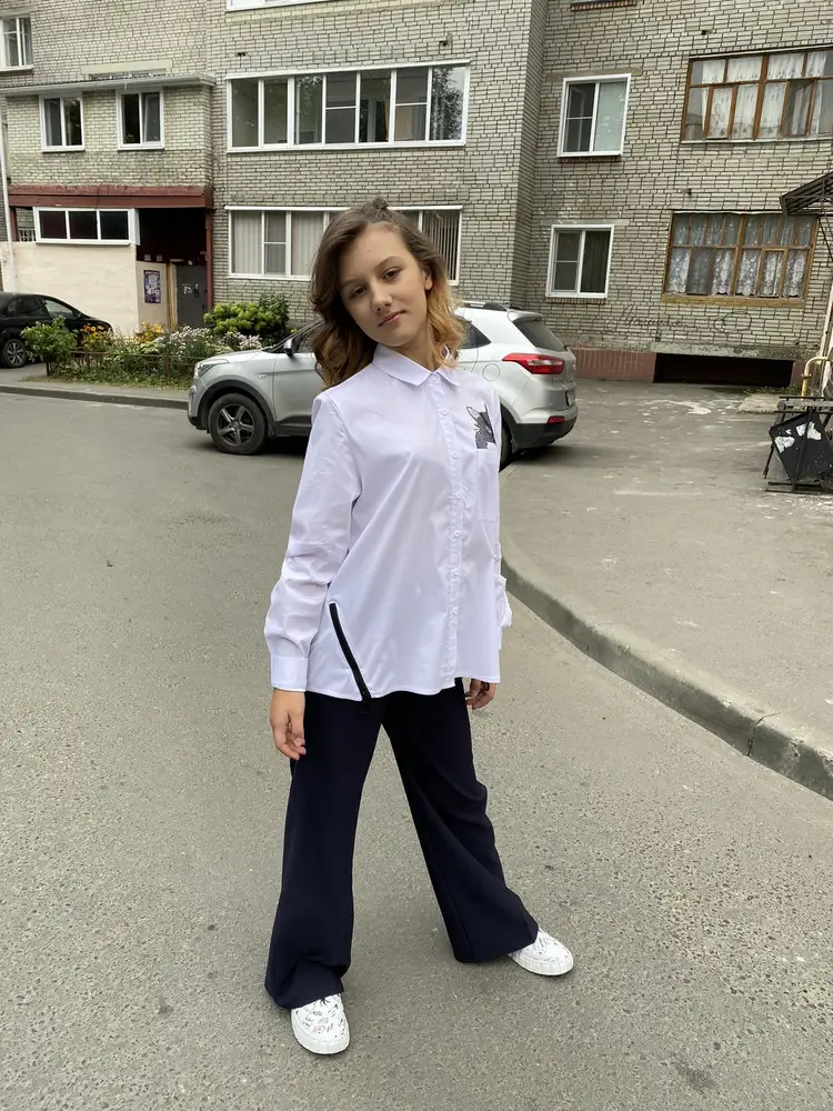 Потрясающая блуза! Лёгкая, качественная (есть погрешности, но незначительные). Смотрится 👍🔥💯 на рост 156 взяли 158. К покупке рекомендую 100%