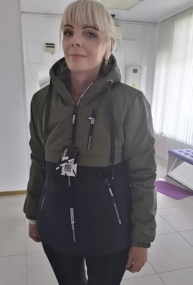 Куртка неплохая, но не мой фасон.И цвет не идёт Полнит меня. Рост 168 см.