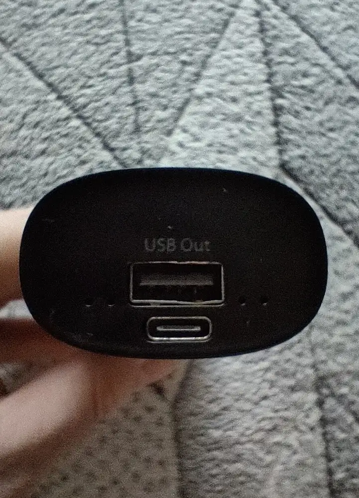 Разъём usb out погнутый и правый наушник не работает