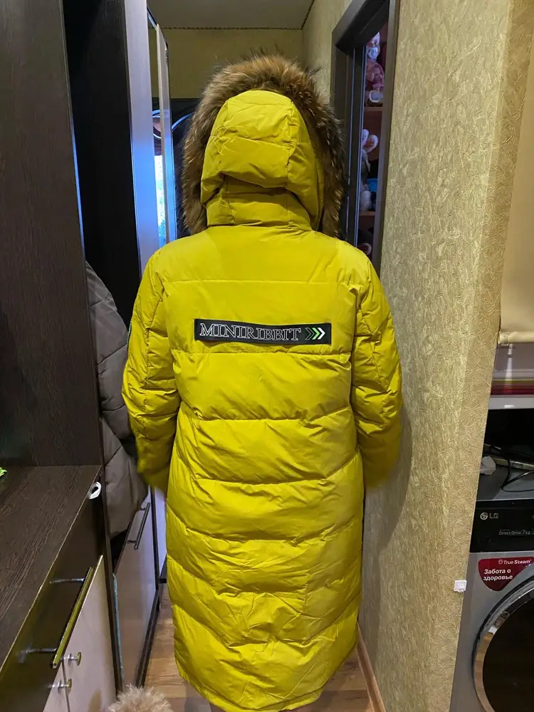 Классный пуховик и цвет порадовал