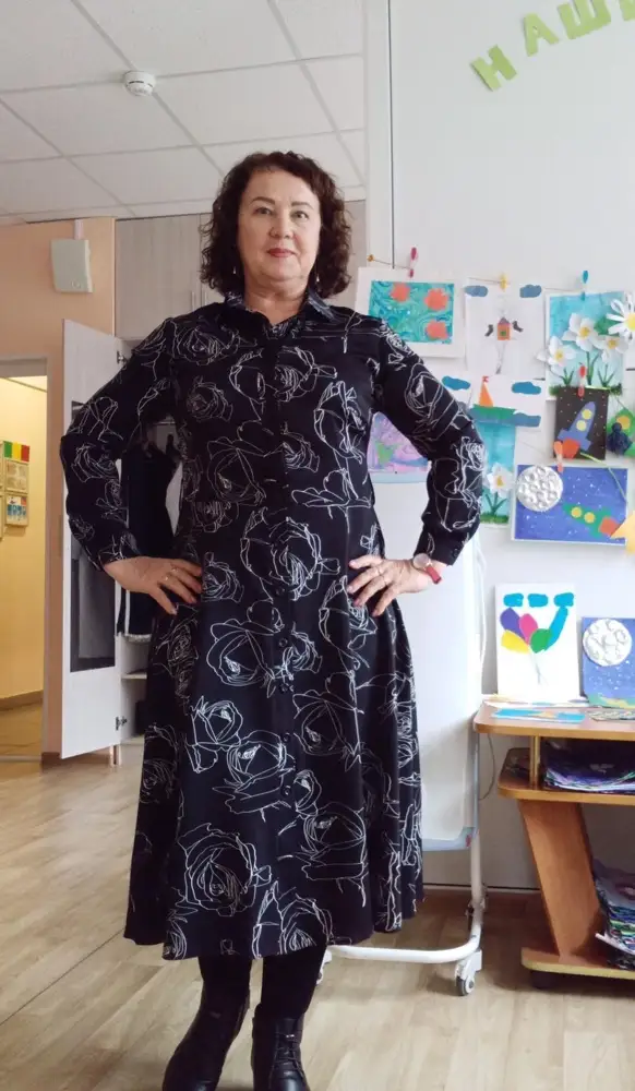 Отличное платье 👗. Приятная ткань, не мнется.