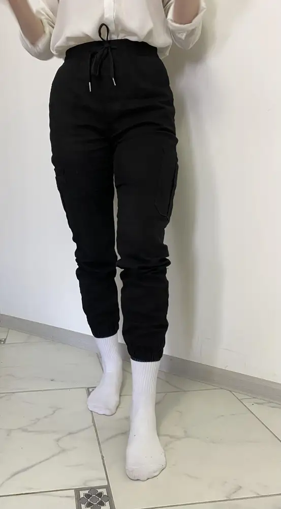 Отличные брюки, хорошо садятся. Высокая посадка. Качество ткани и швов хорошее. 