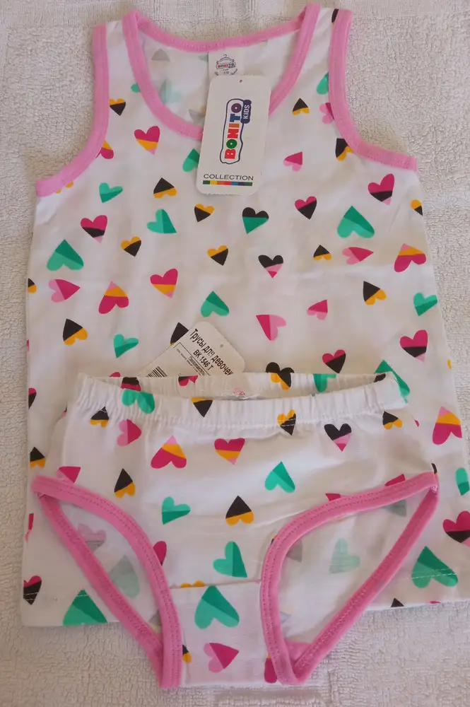 Комплект белья для девочки без брака, трусы и майка хорошего качества. Взяли несколько комплектов очень довольны.