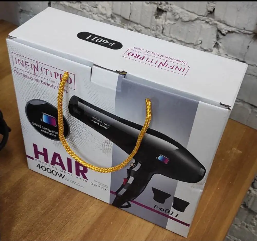 Пришёл быстро, хорошо упакован, без повреждений. Работает здорово! Поток воздуха мощный, все режимы функционируют,как надо. В руке держать удобно, фен лёгкий. Для моих густых волос идеальный вариант за такую смешную цену.