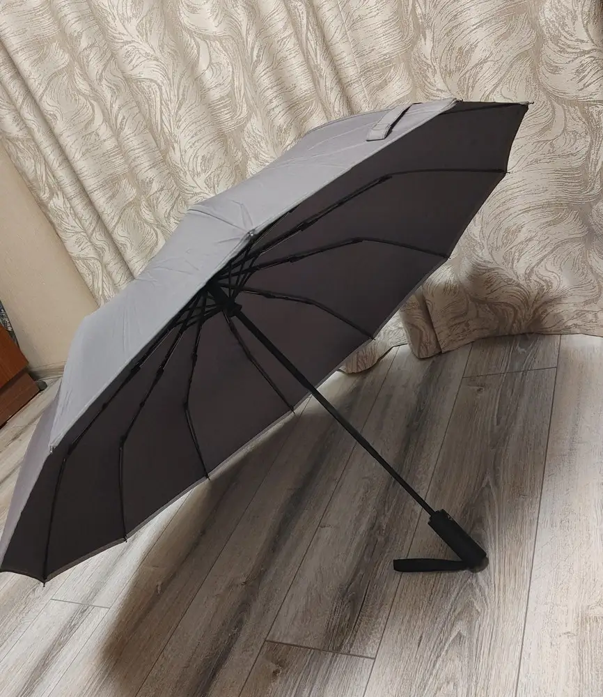 Товар пришел вовремя. Хорошо упакован, цвет соответствует, как на картинке. Механизм работает исправно, под зонтом и вдвоем можно вместиться - широкий, хороший.